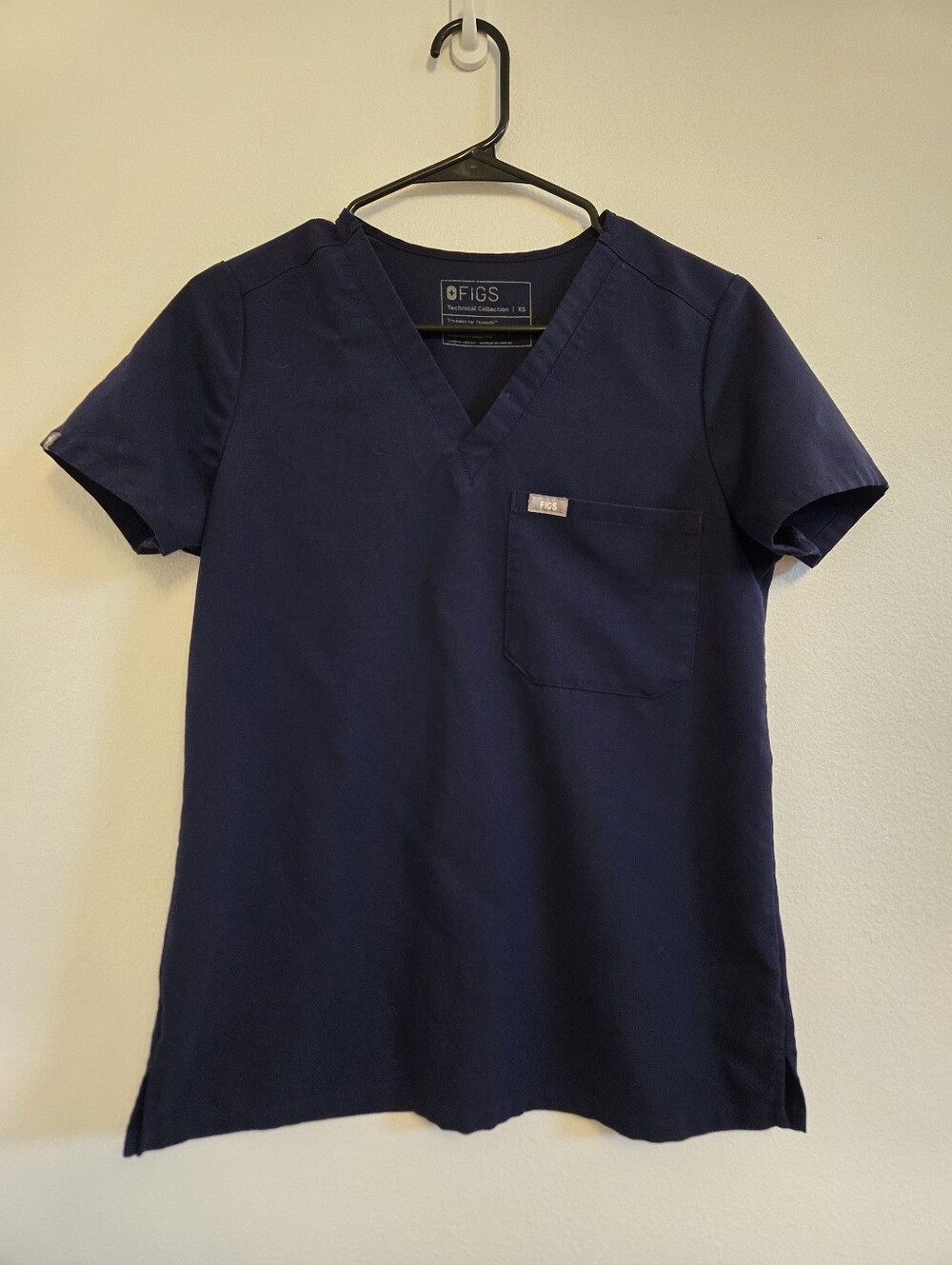 Figs Womens Navy Short Sleeve V-Neck Scrub Top Sz XS